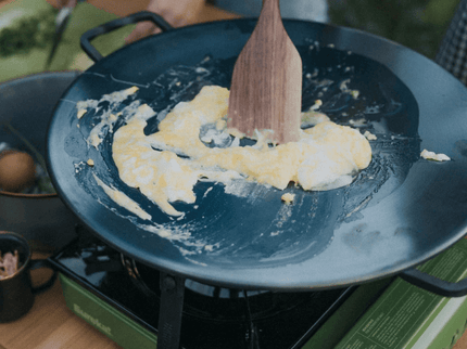 Barebones Cowboy Wokschaal Discada gebakken ei
