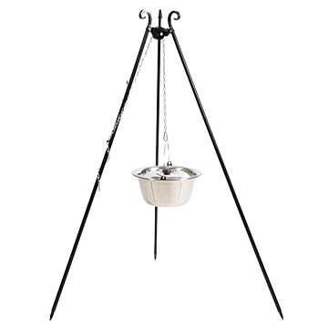 Tripod with cooking pot
