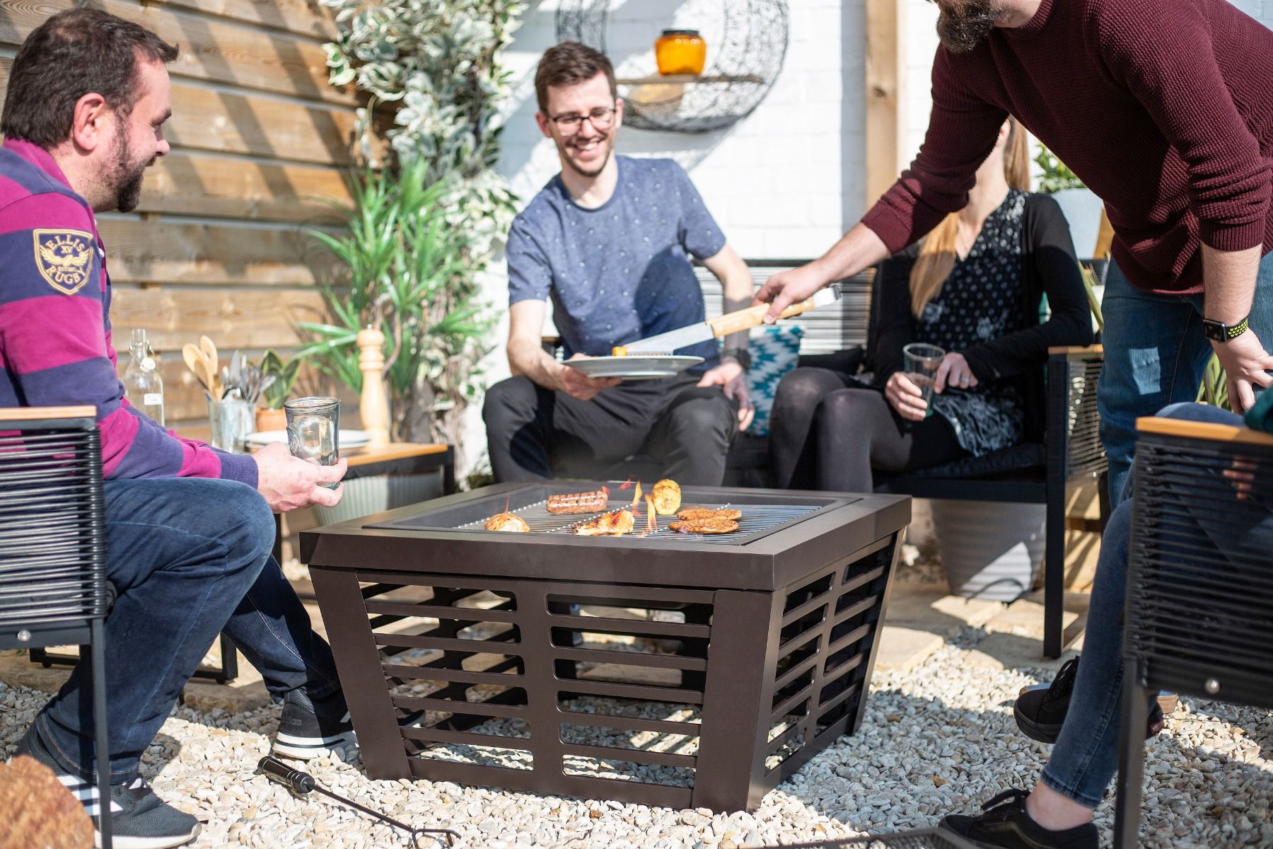 La Hacienda Elda Firepit