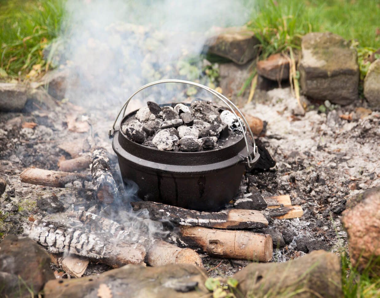 Esschert Campfire Pot / Dutch Oven 6.5 L