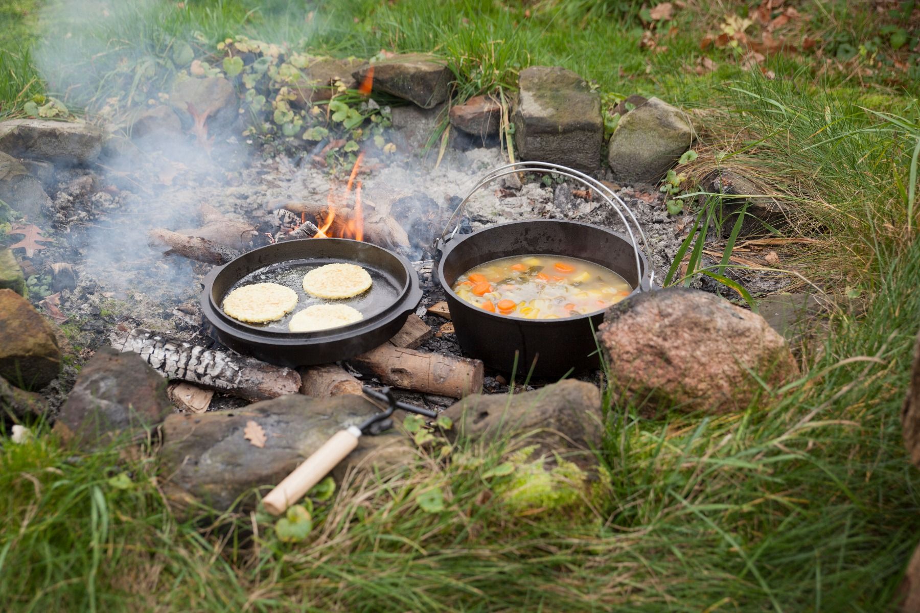 Esschert Campfire Pot / Dutch Oven 6.5 L