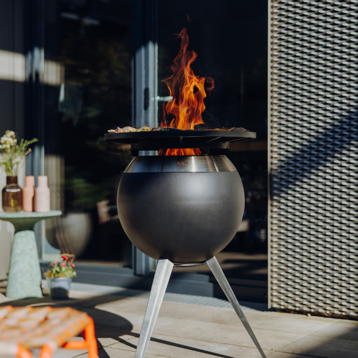 Höfats MOON 45 Smokeless Fire Pit with Plancha