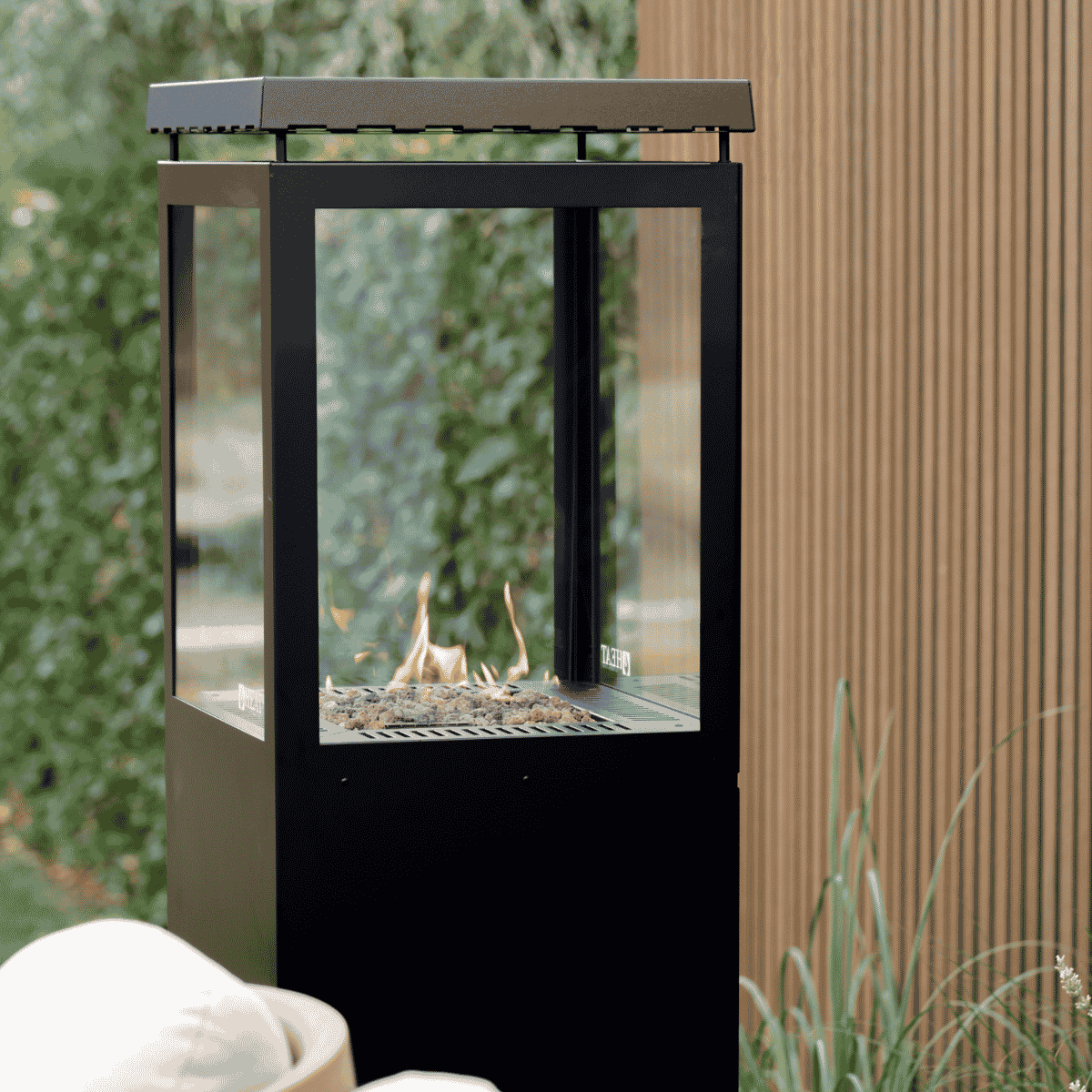 HEAT Outdoor Living Utevarme Terrace Fireplace Black