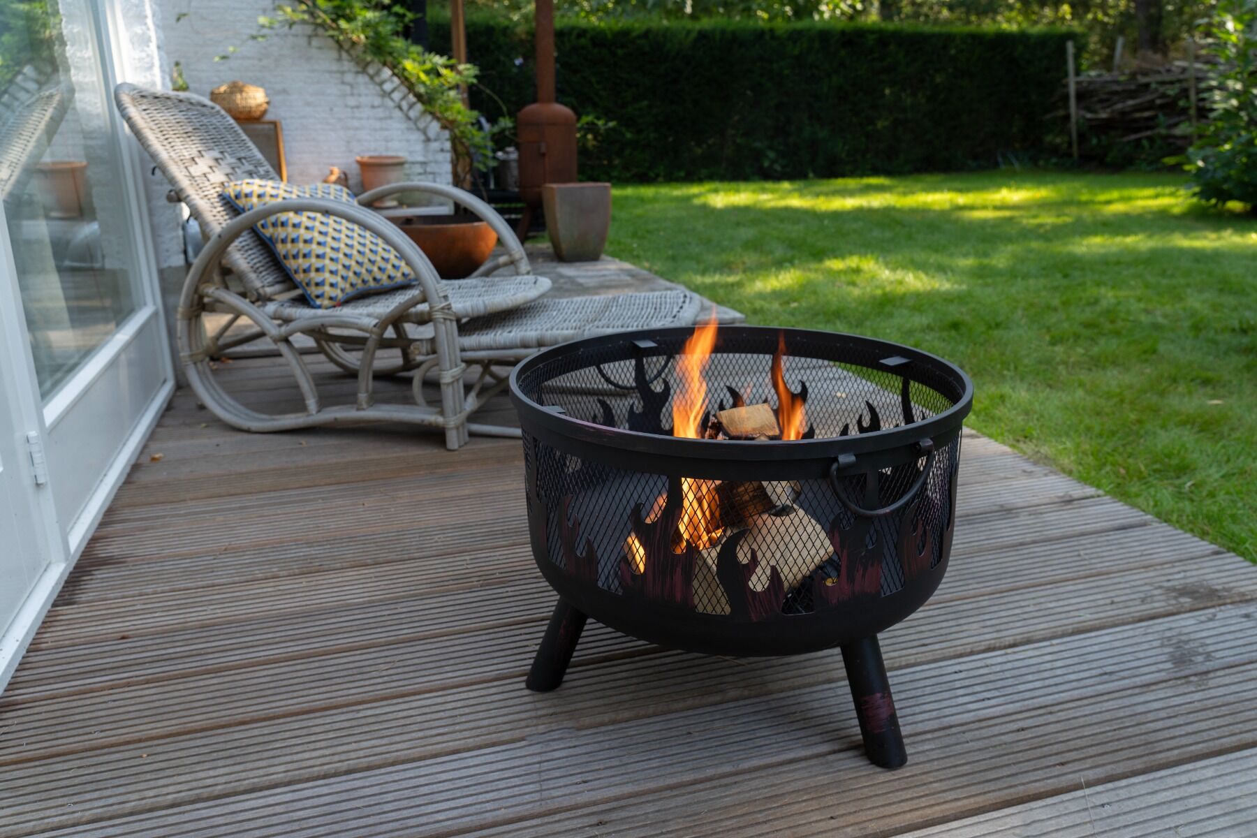 HEAT Firepit Hornset with Grill and Spark Screen