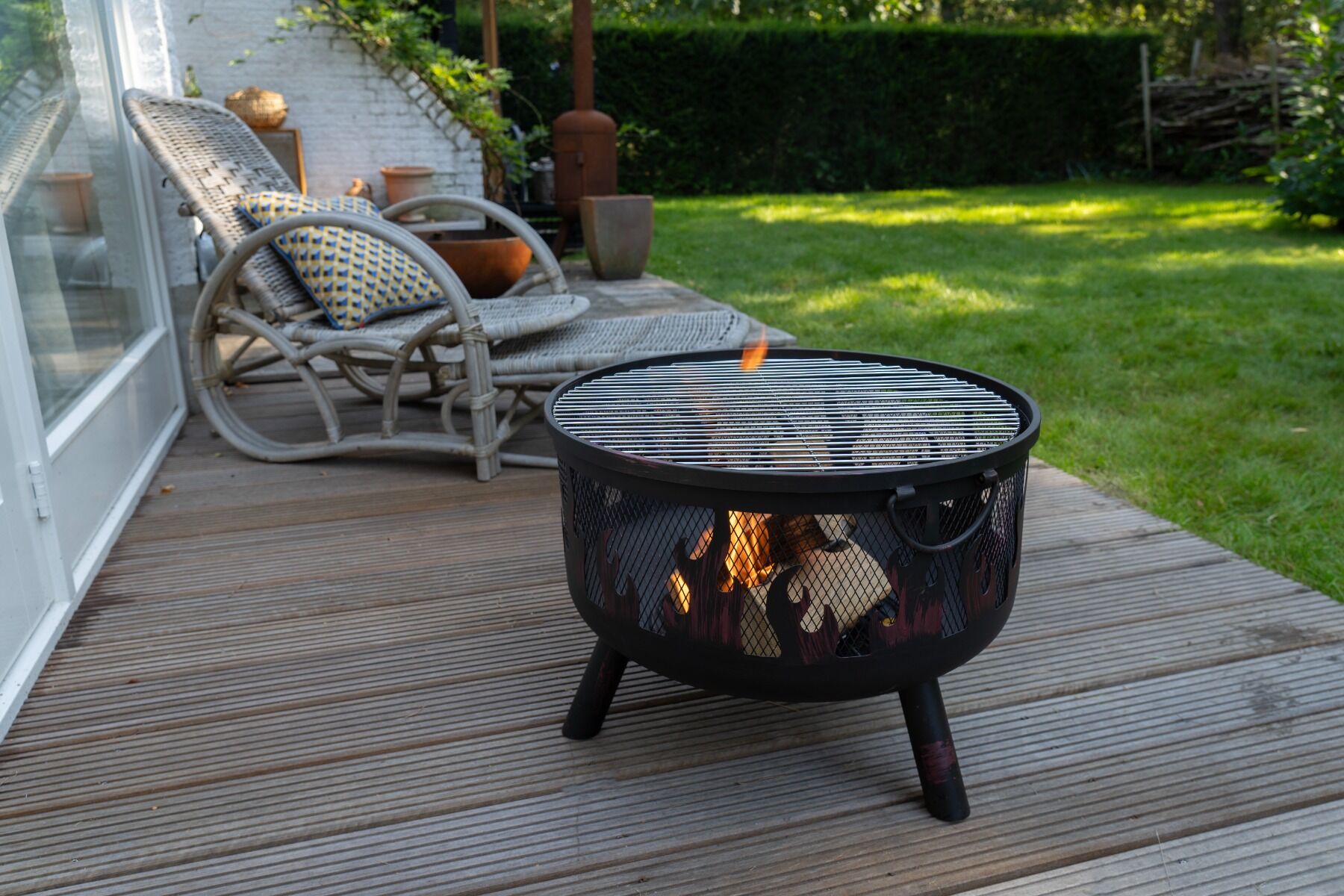 HEAT Firepit Hornset with Grill and Spark Screen