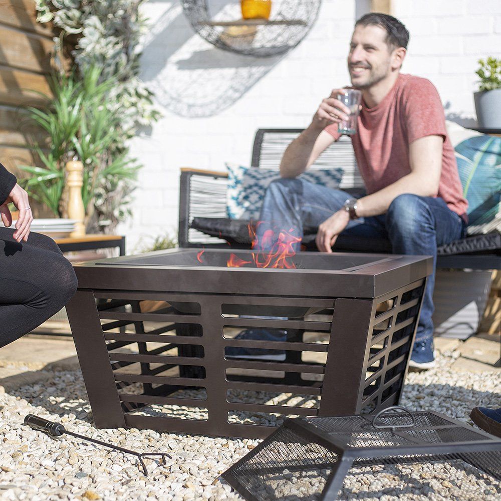 La Hacienda Elda Firepit