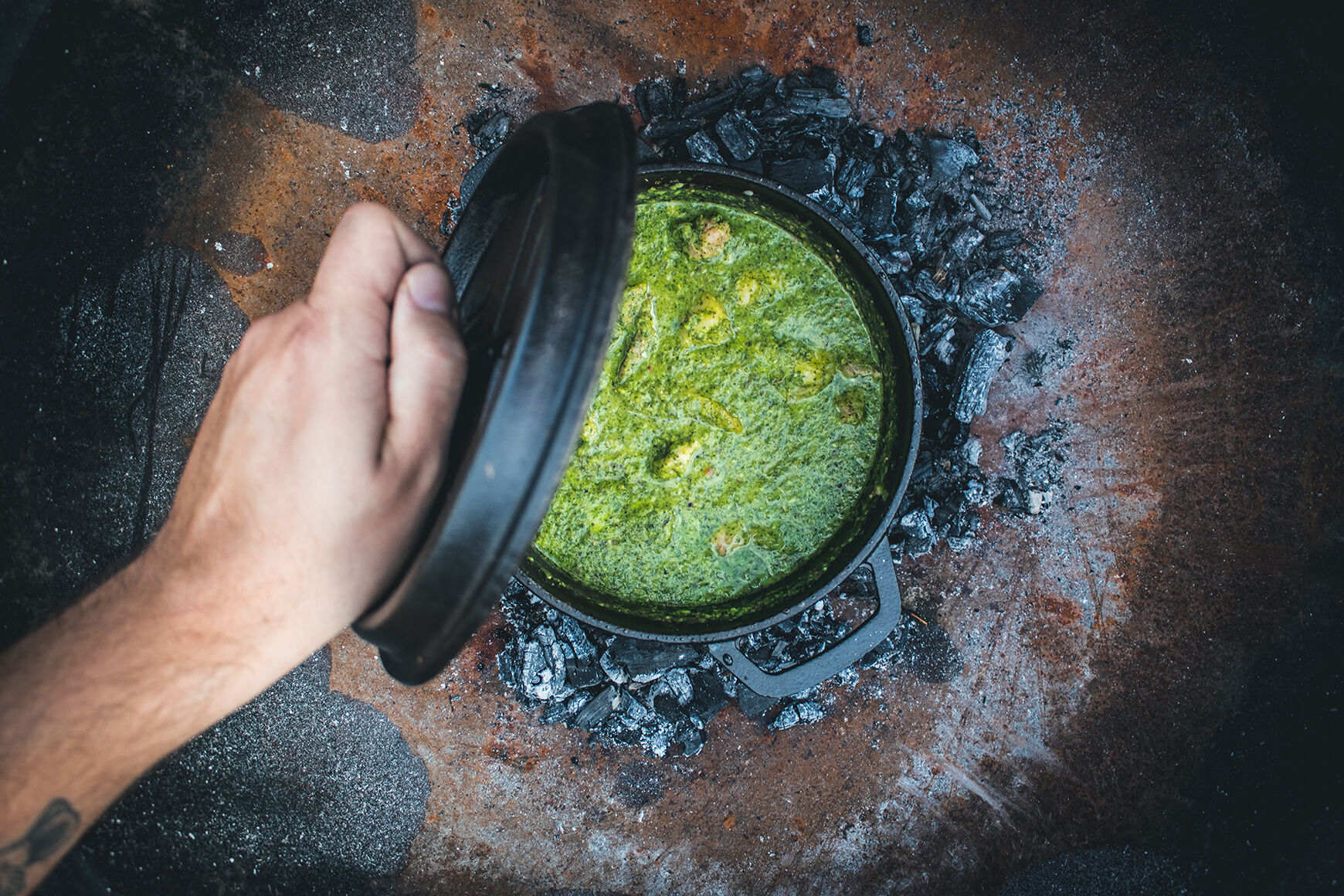 The Windmill BBQ Pan with lid 