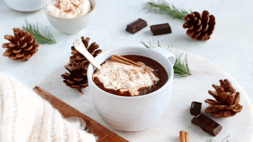 Hot chocolate & marshmallows