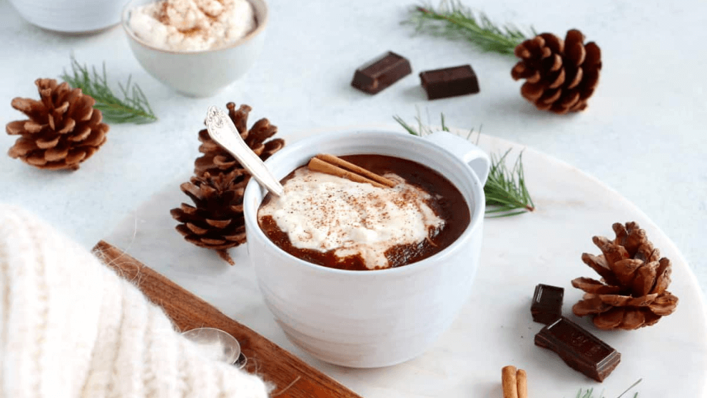 Hot chocolate & marshmallows}