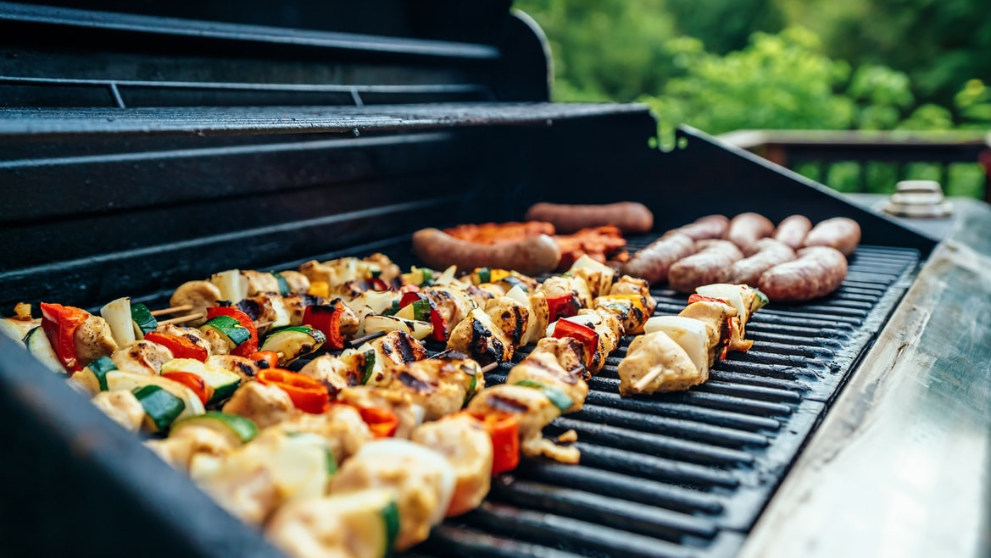 6 tips for cleaning your barbecue grill 