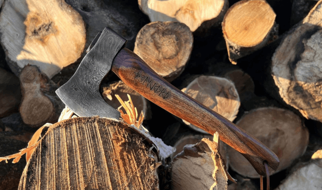Safely chop wood with a good splitting axe